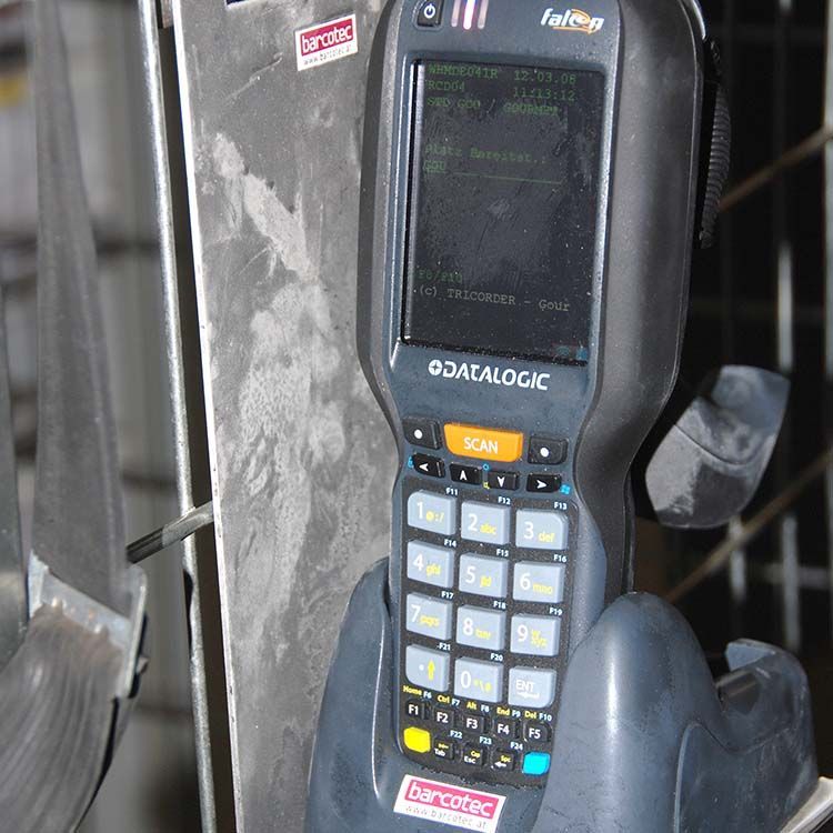 Mobiler Computer in Halterung Mobiler Computer in Halterung
