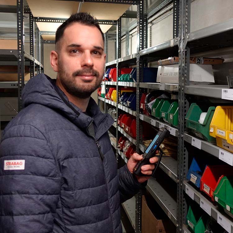 STRABAG Employee with Denso BHT-1700 STRABAG Employee with Denso BHT-1700