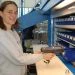 Test-Fuchs Mitarbeiter mit mobilem Computer